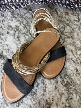 Source Unknown Black Slide Sandals with Gold Strappy Accent